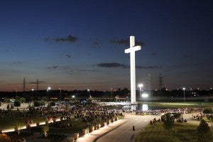 The 170-foot Sagemont Church Cross in Houston, Texas inspired Pastor Milby to build the Corpus Christi Cross. (Photo credit: Sagemont Church. May be republished.)