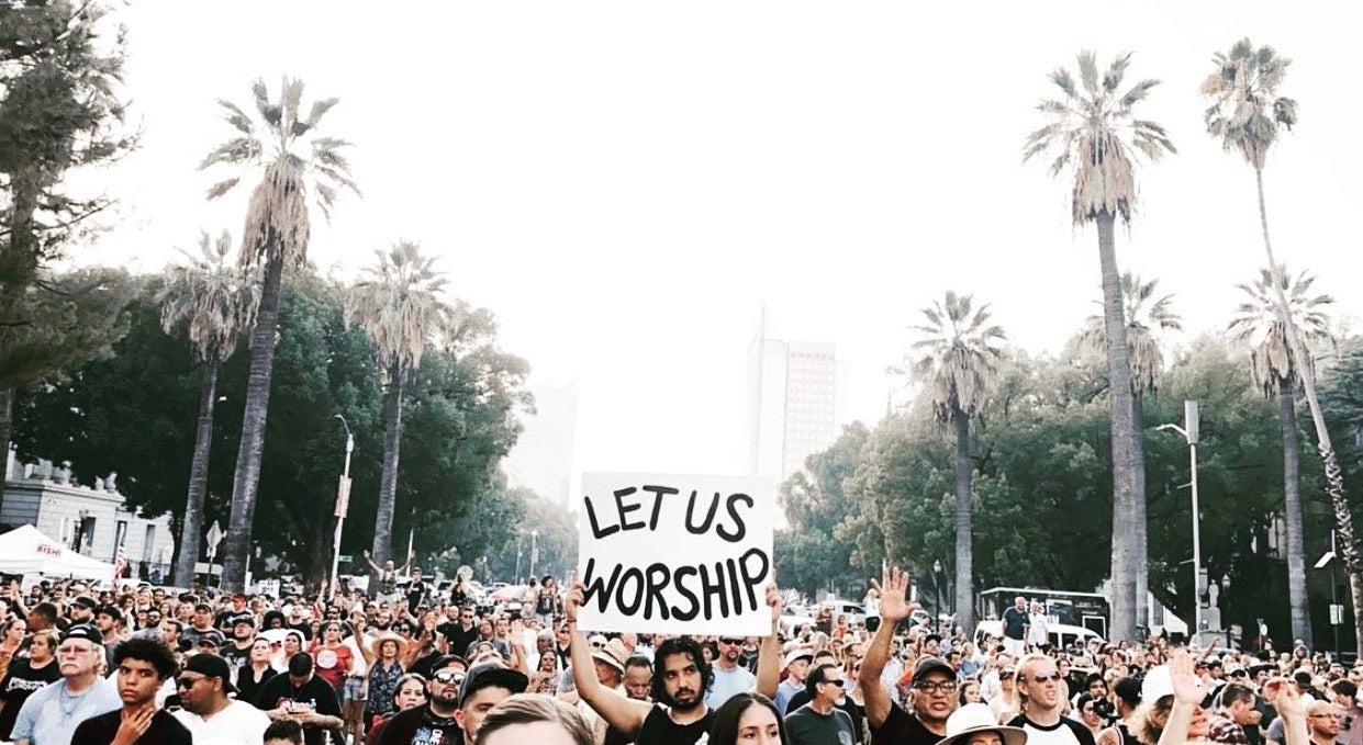 Let Us Worship | FLI in Cali